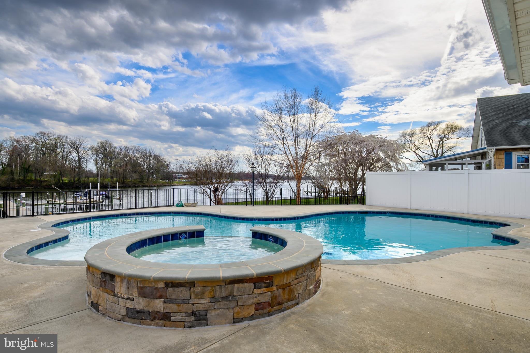 PERRY POINT - Residential