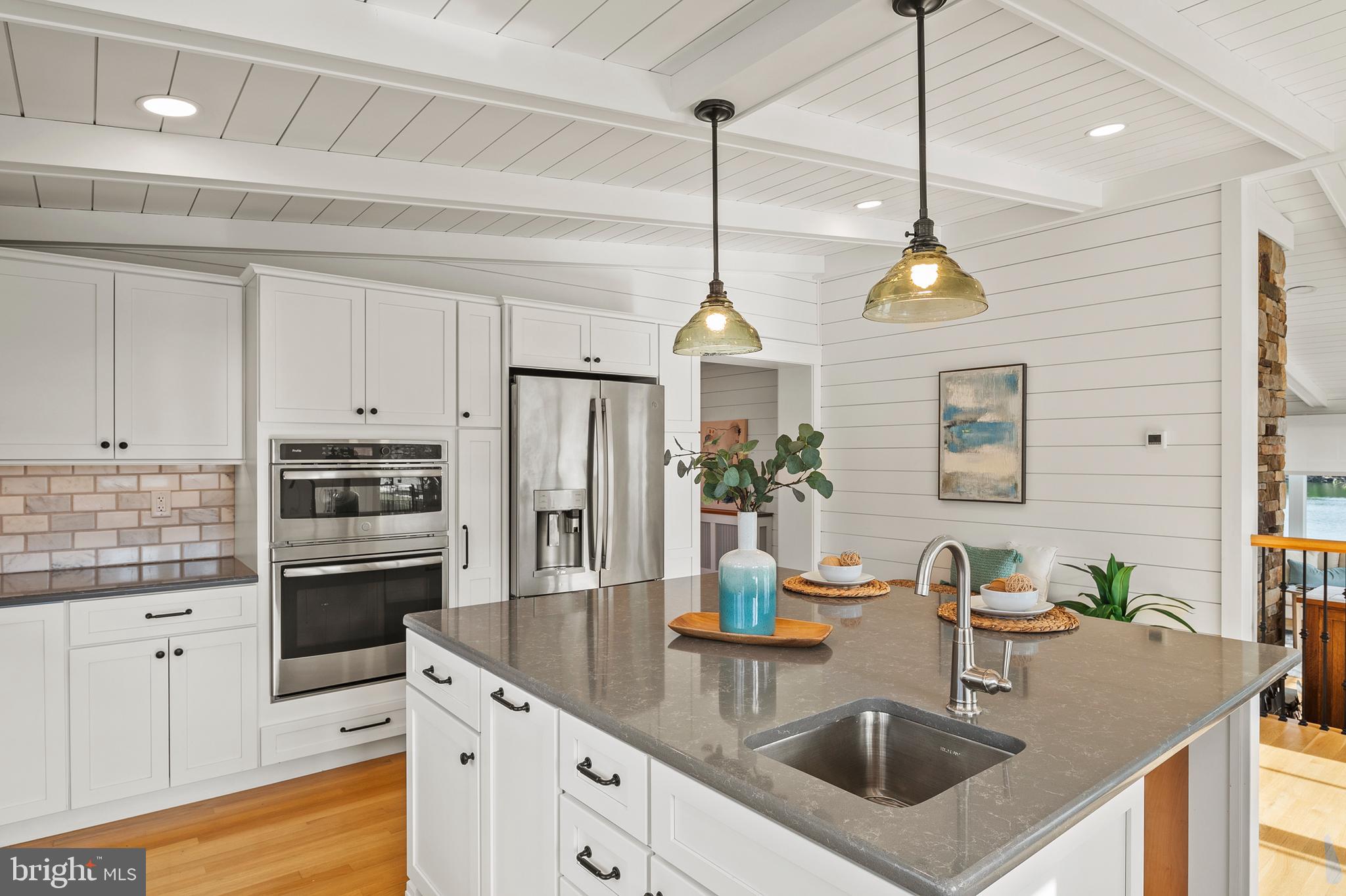 PERRY POINT - Residential