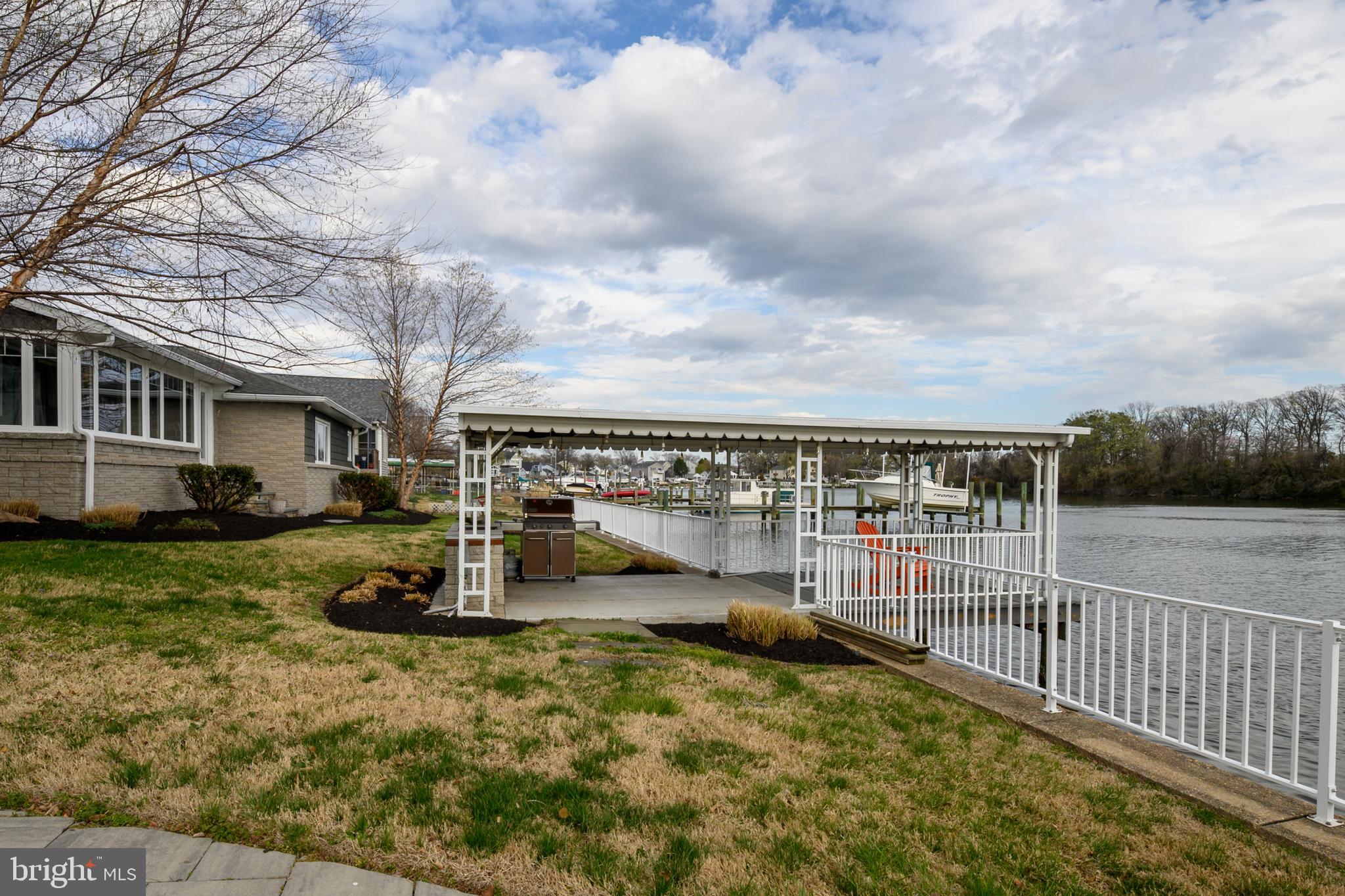 PERRY POINT - Residential