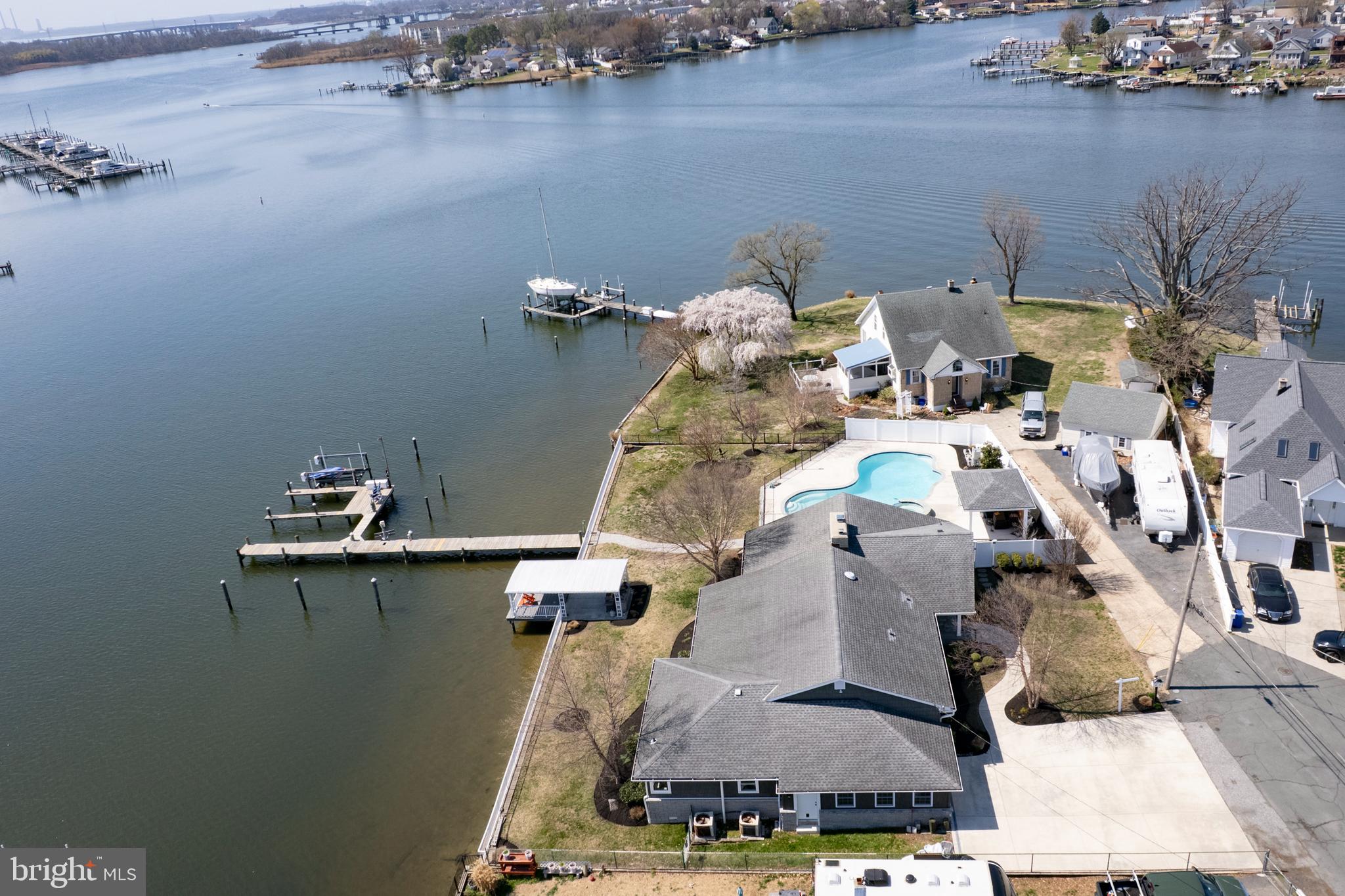 PERRY POINT - Residential