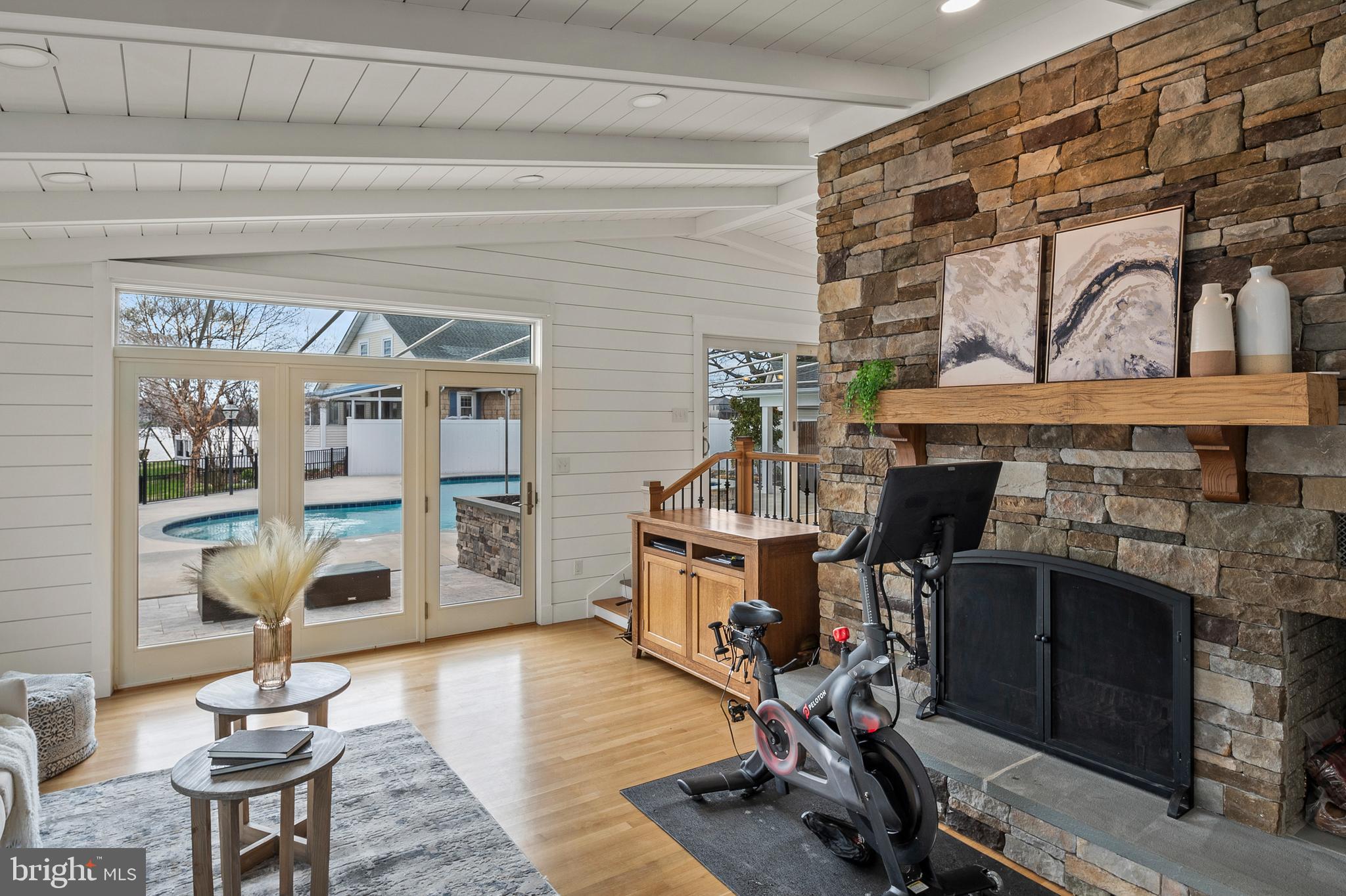 PERRY POINT - Residential