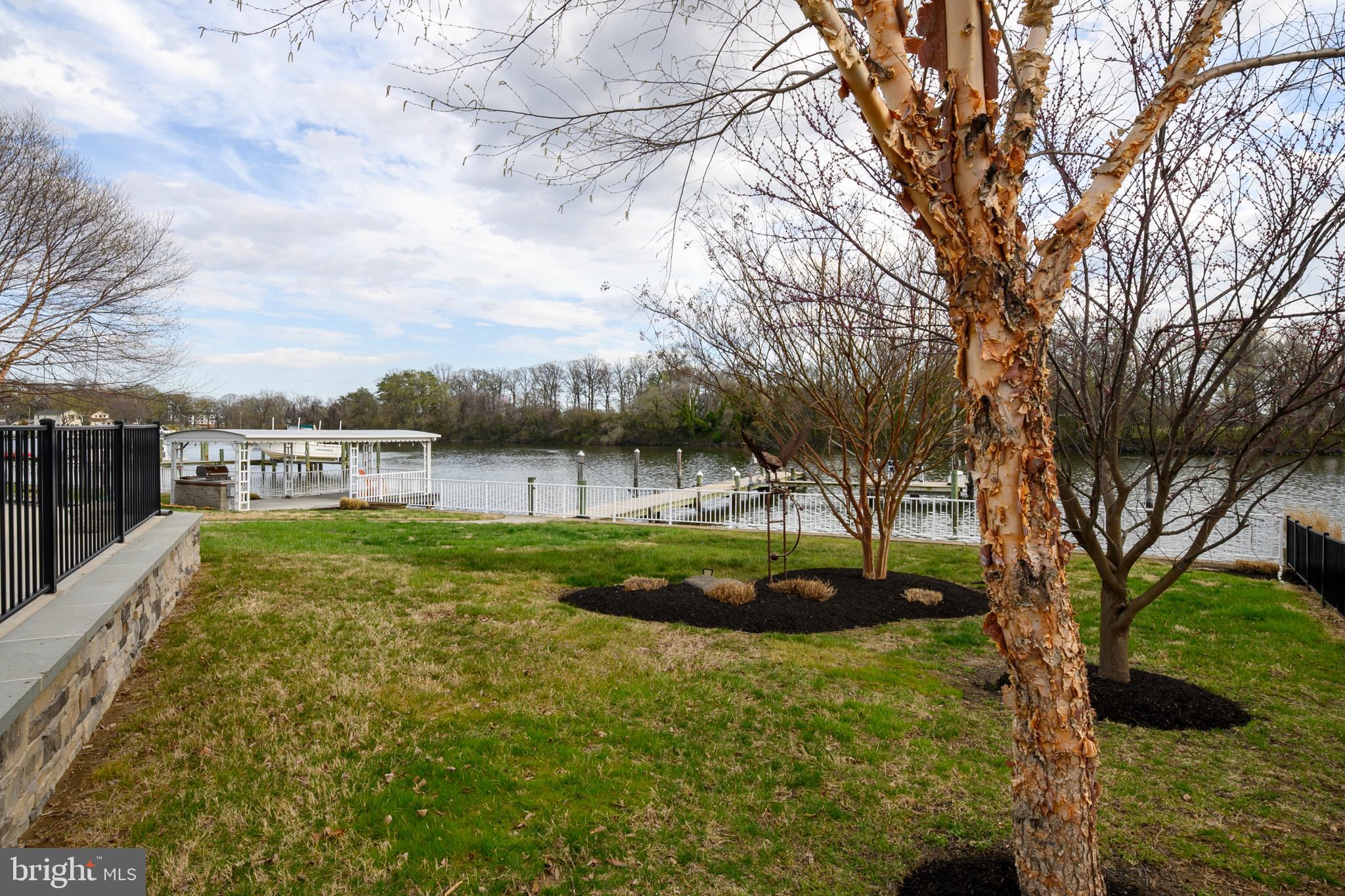 PERRY POINT - Residential