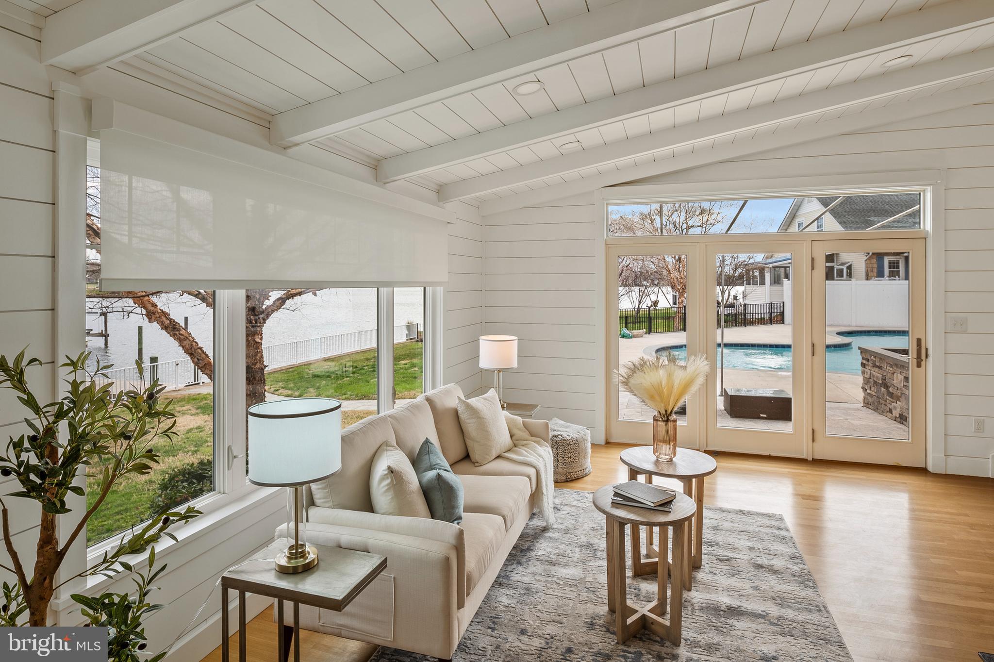 PERRY POINT - Residential