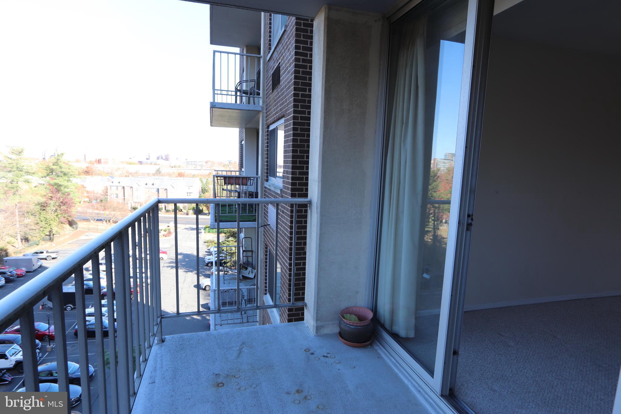 HUNTING CREEK CLUB CONDOMINIUMS - Residential