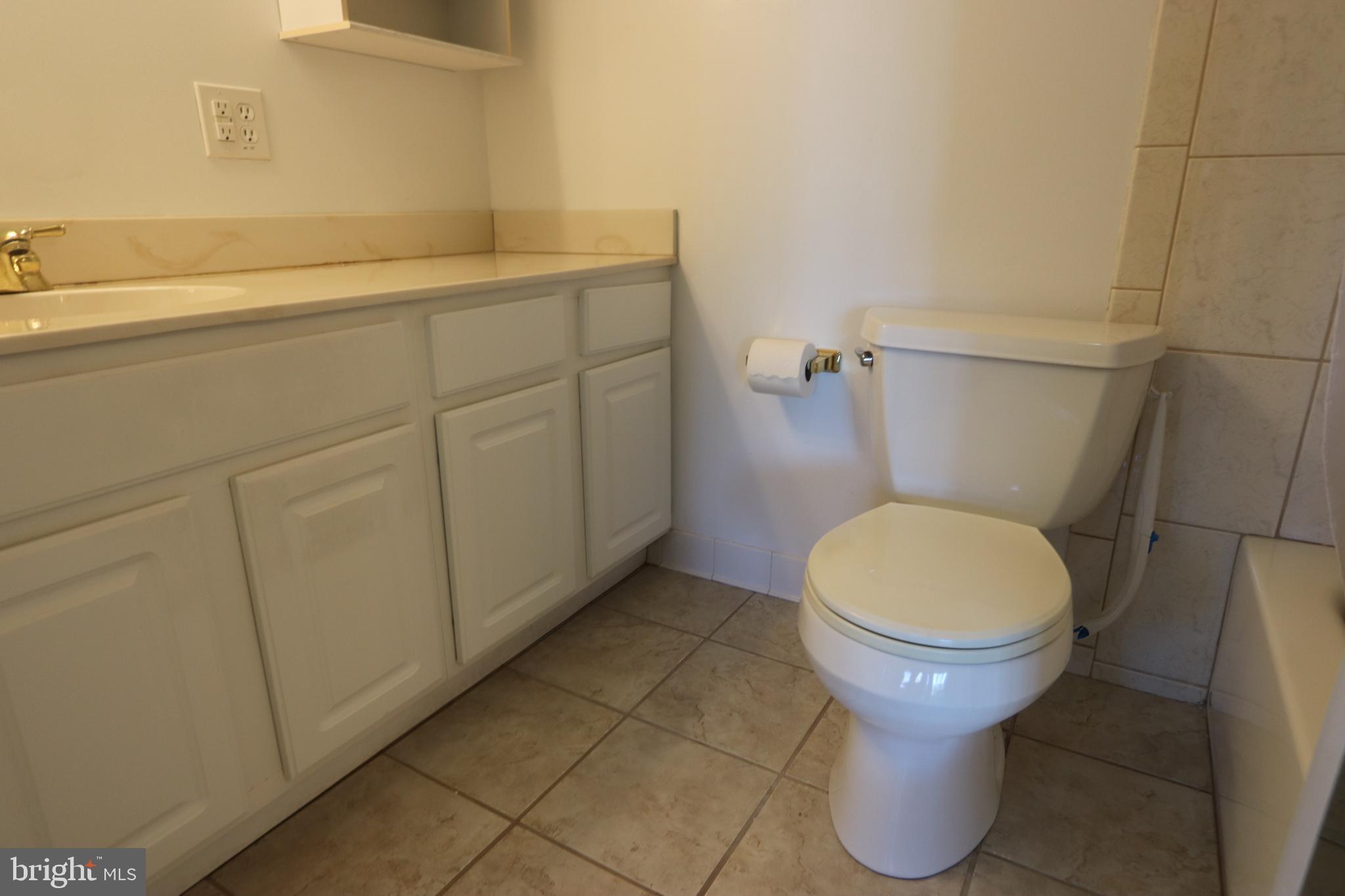 HUNTING CREEK CLUB CONDOMINIUMS - Residential