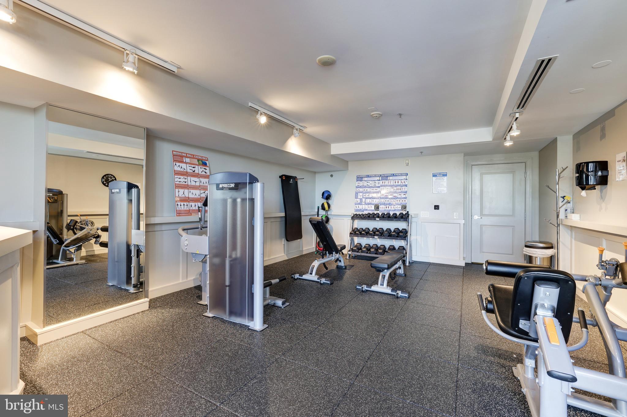 PARAMOUNT - Residential