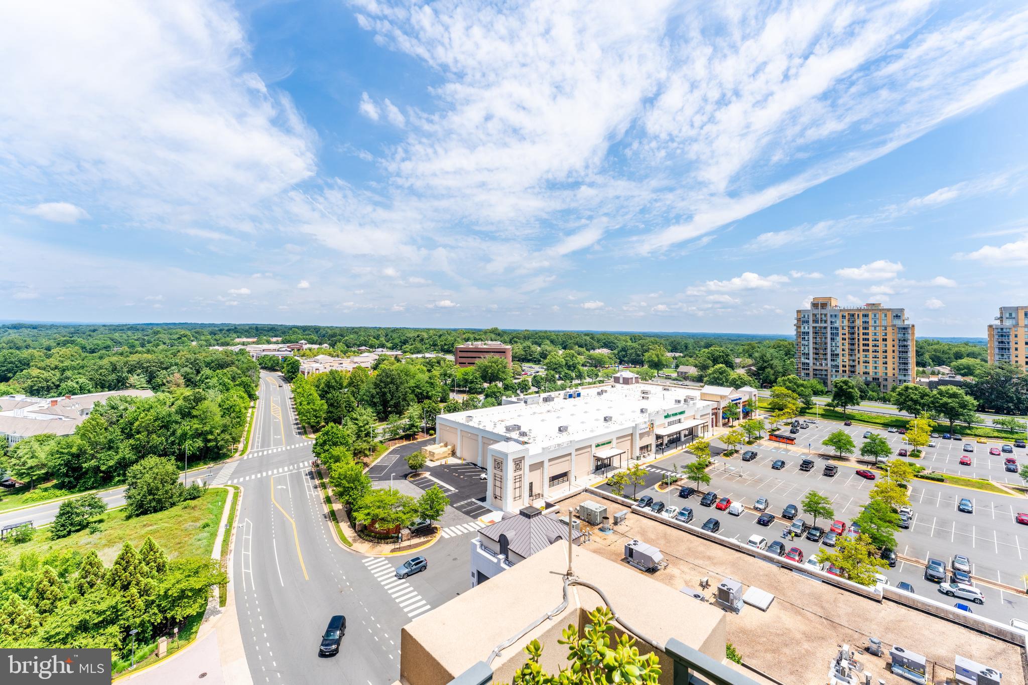 PARAMOUNT - Residential