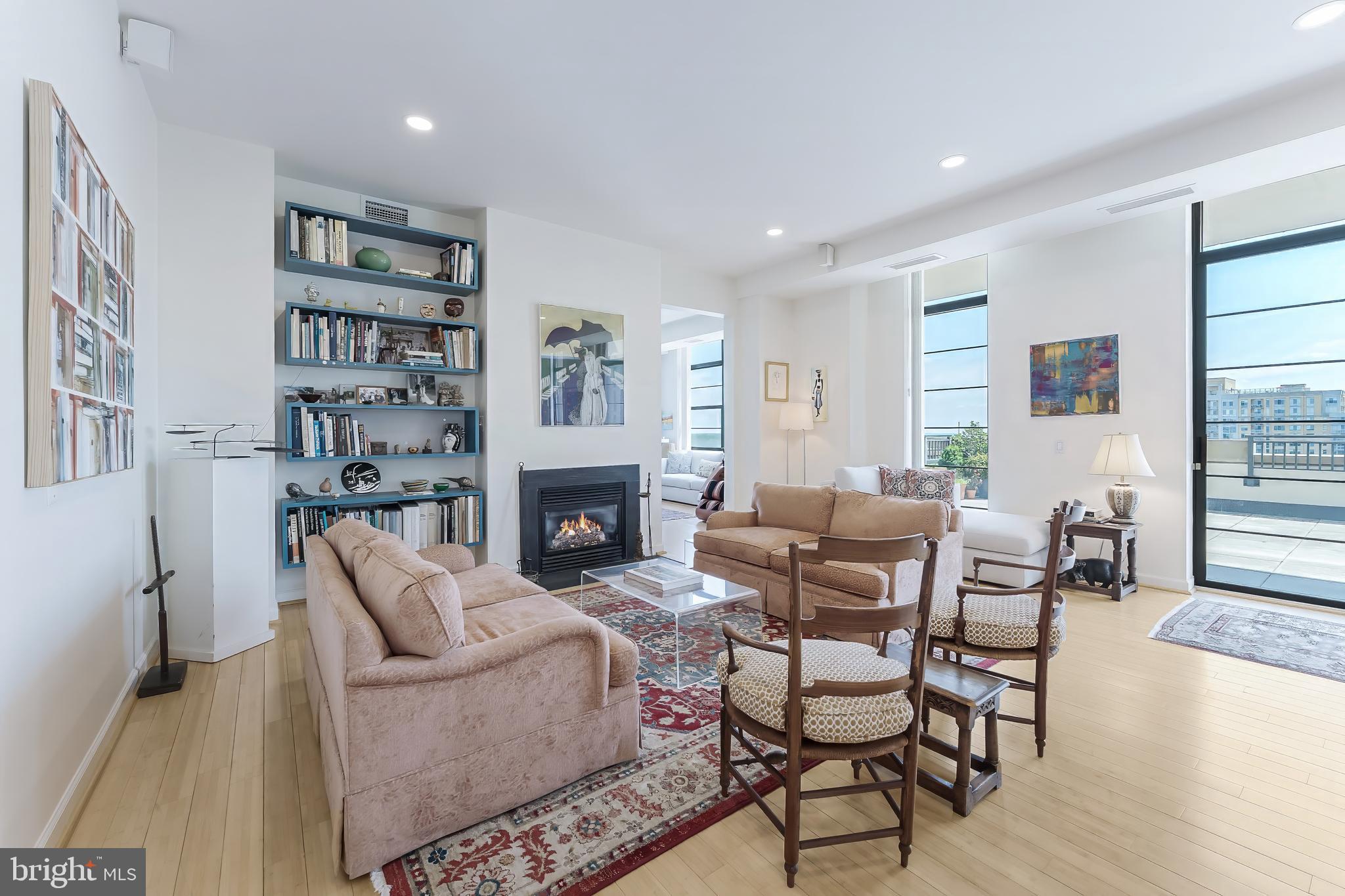 PARAMOUNT - Residential