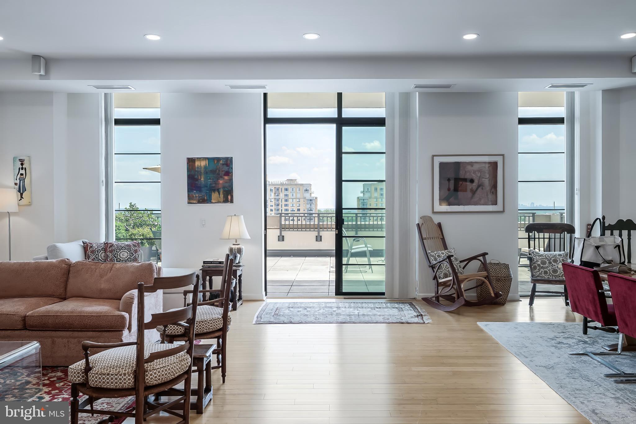 PARAMOUNT - Residential