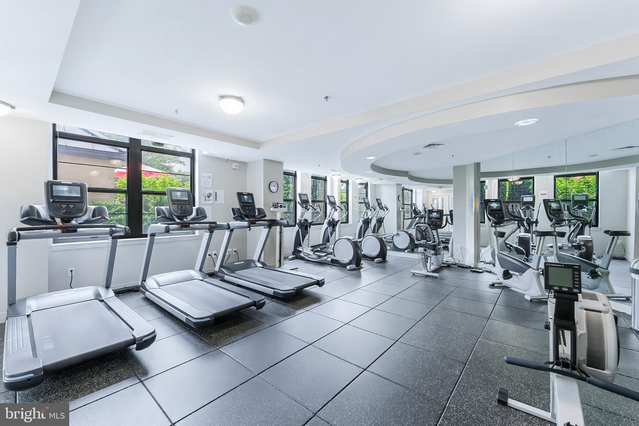 PARAMOUNT - Residential