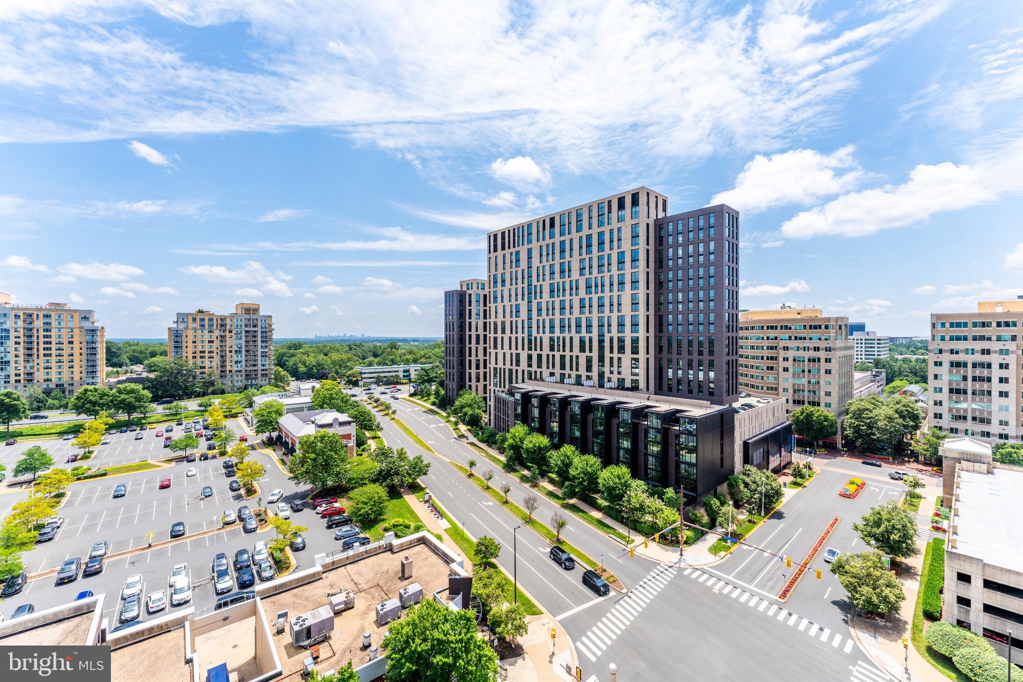 PARAMOUNT - Residential