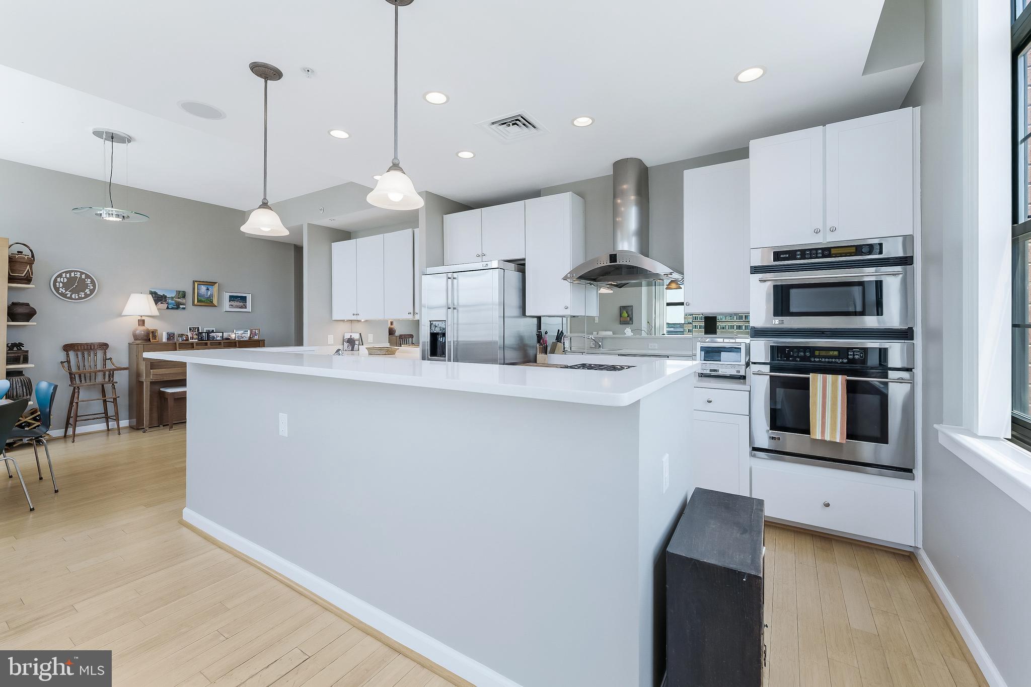 PARAMOUNT - Residential