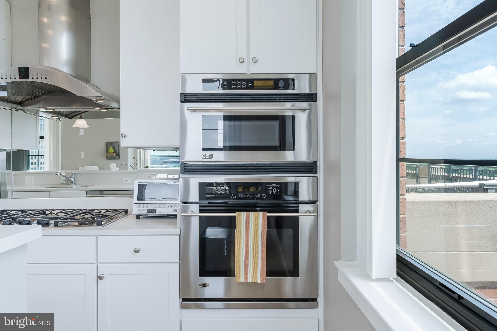 PARAMOUNT - Residential