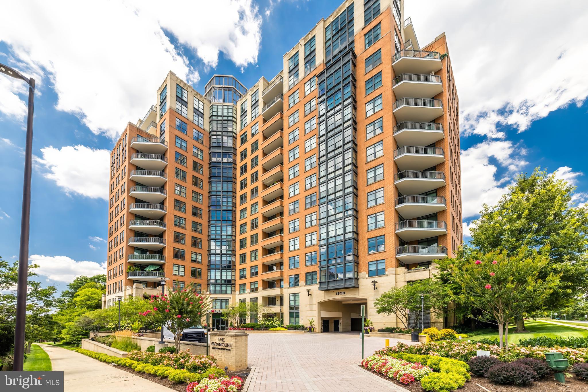 PARAMOUNT - Residential