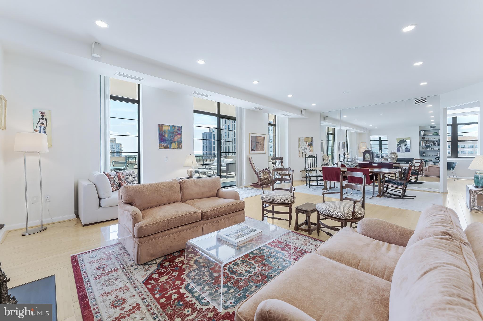 PARAMOUNT - Residential