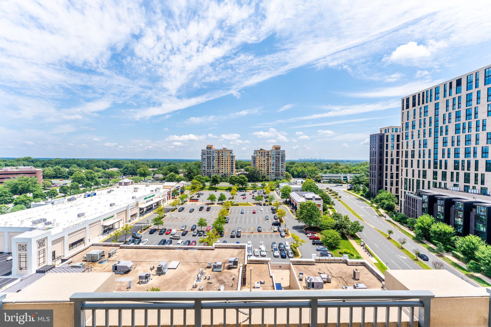 PARAMOUNT - Residential