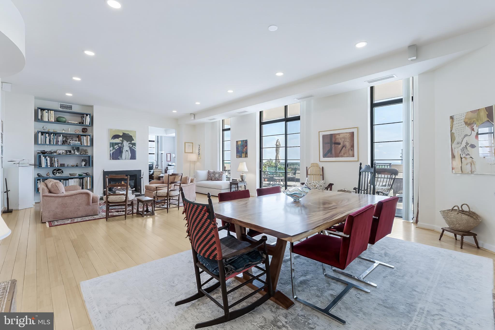 PARAMOUNT - Residential