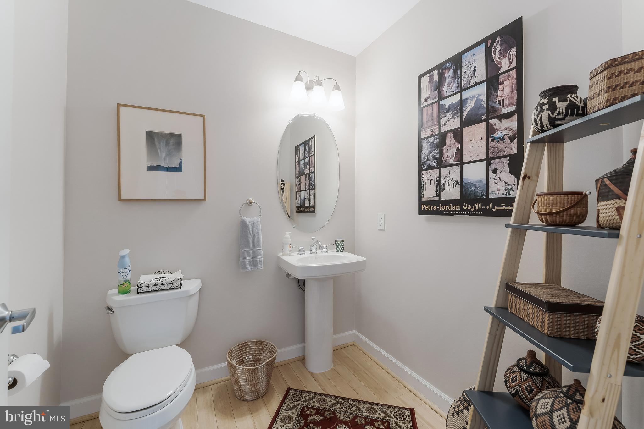 PARAMOUNT - Residential