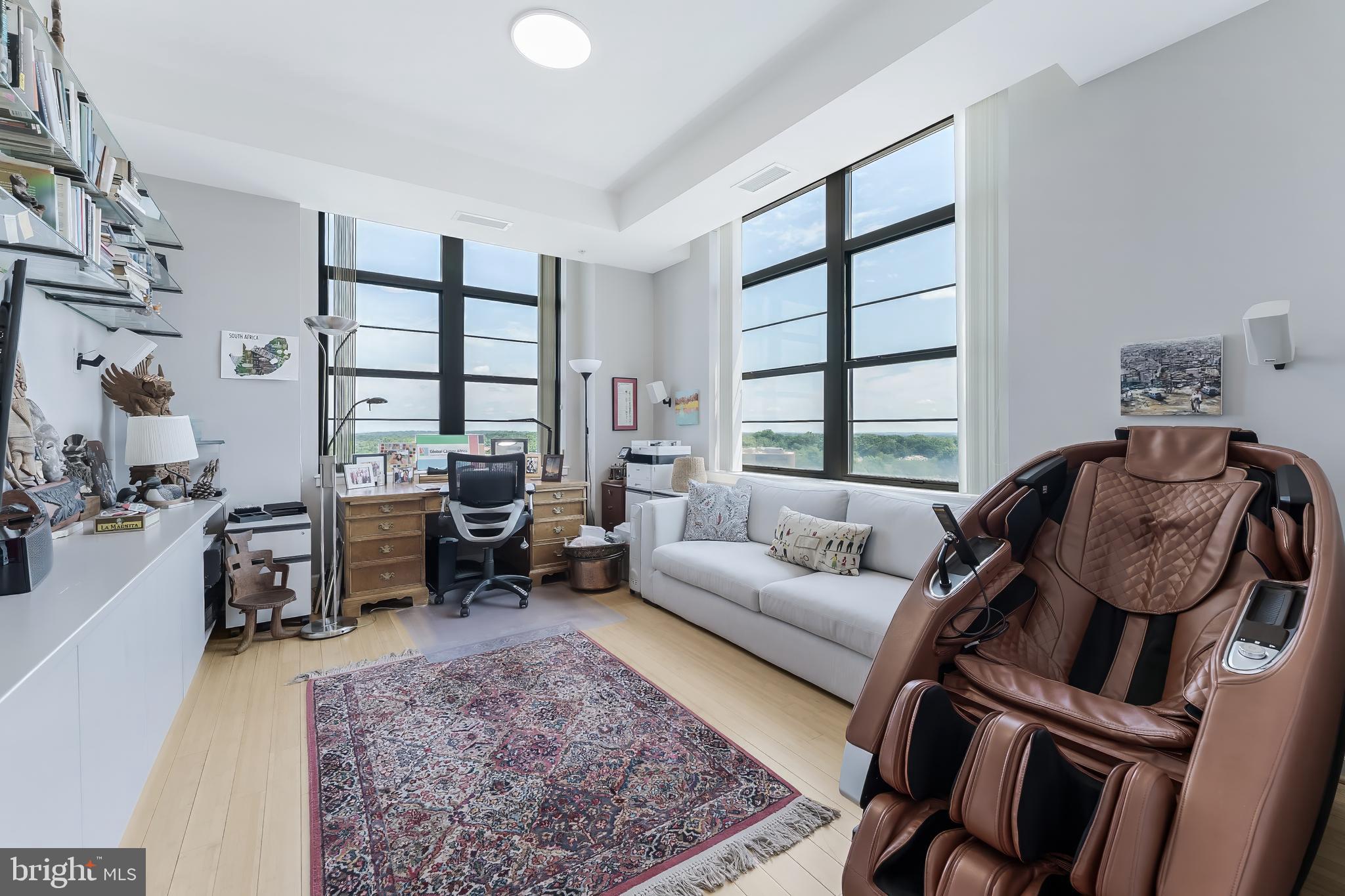 PARAMOUNT - Residential