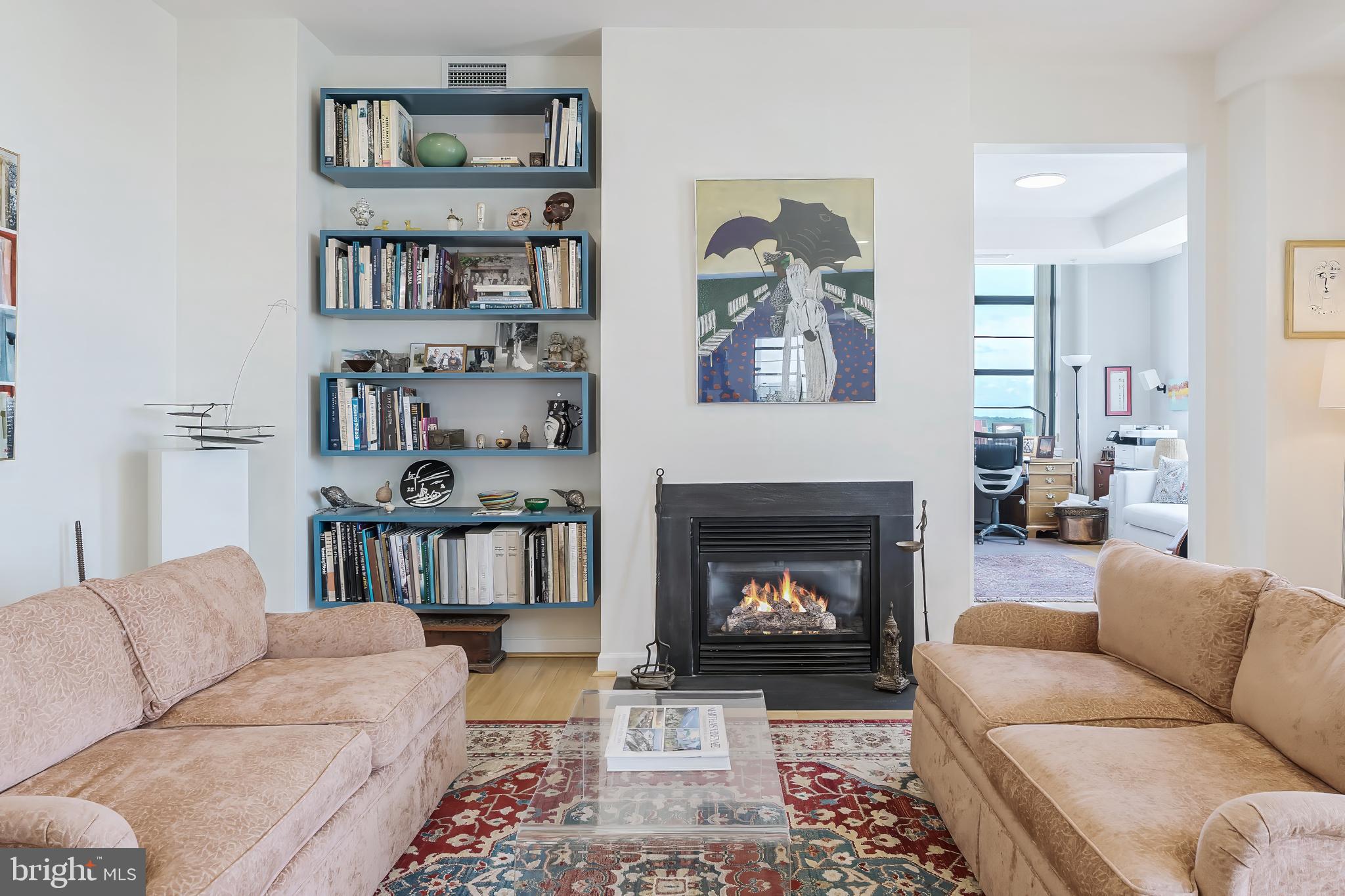 PARAMOUNT - Residential