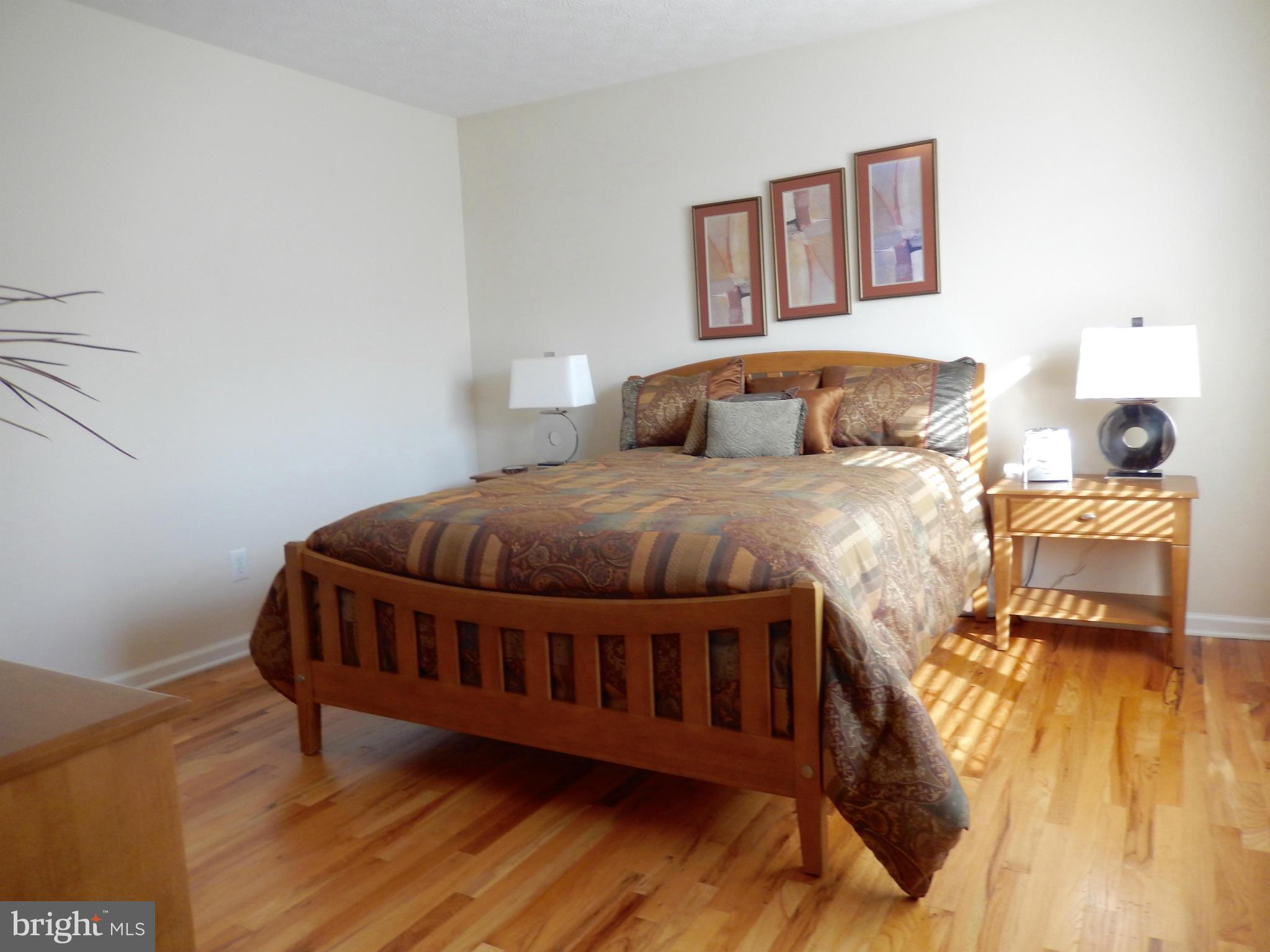 HUNTINGTON HILLS - Residential