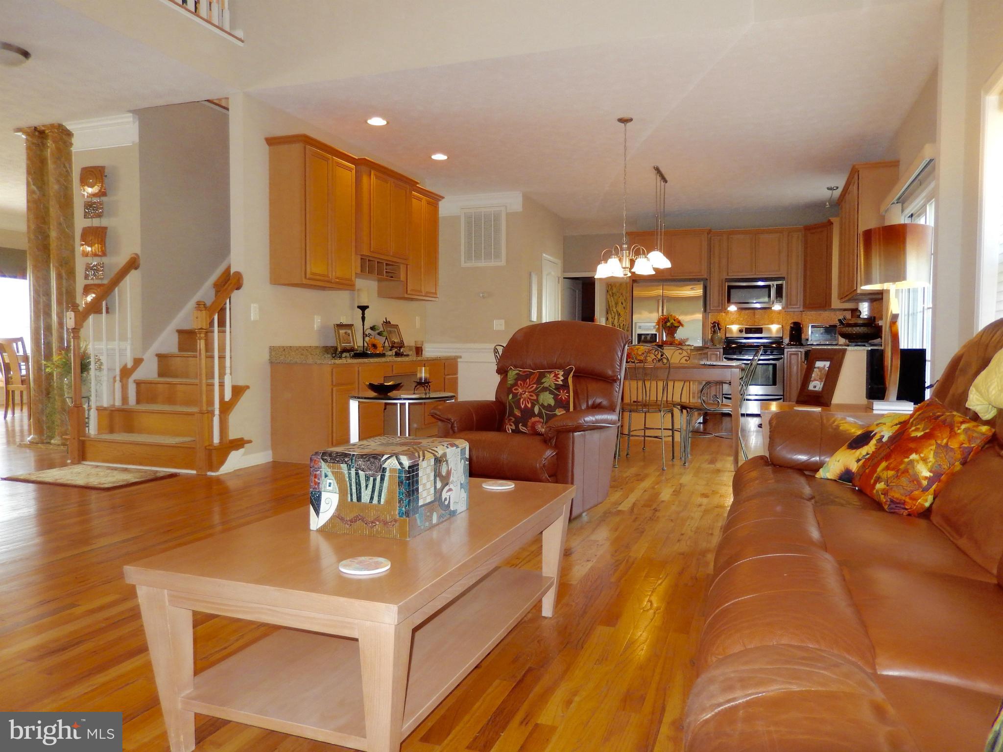 HUNTINGTON HILLS - Residential