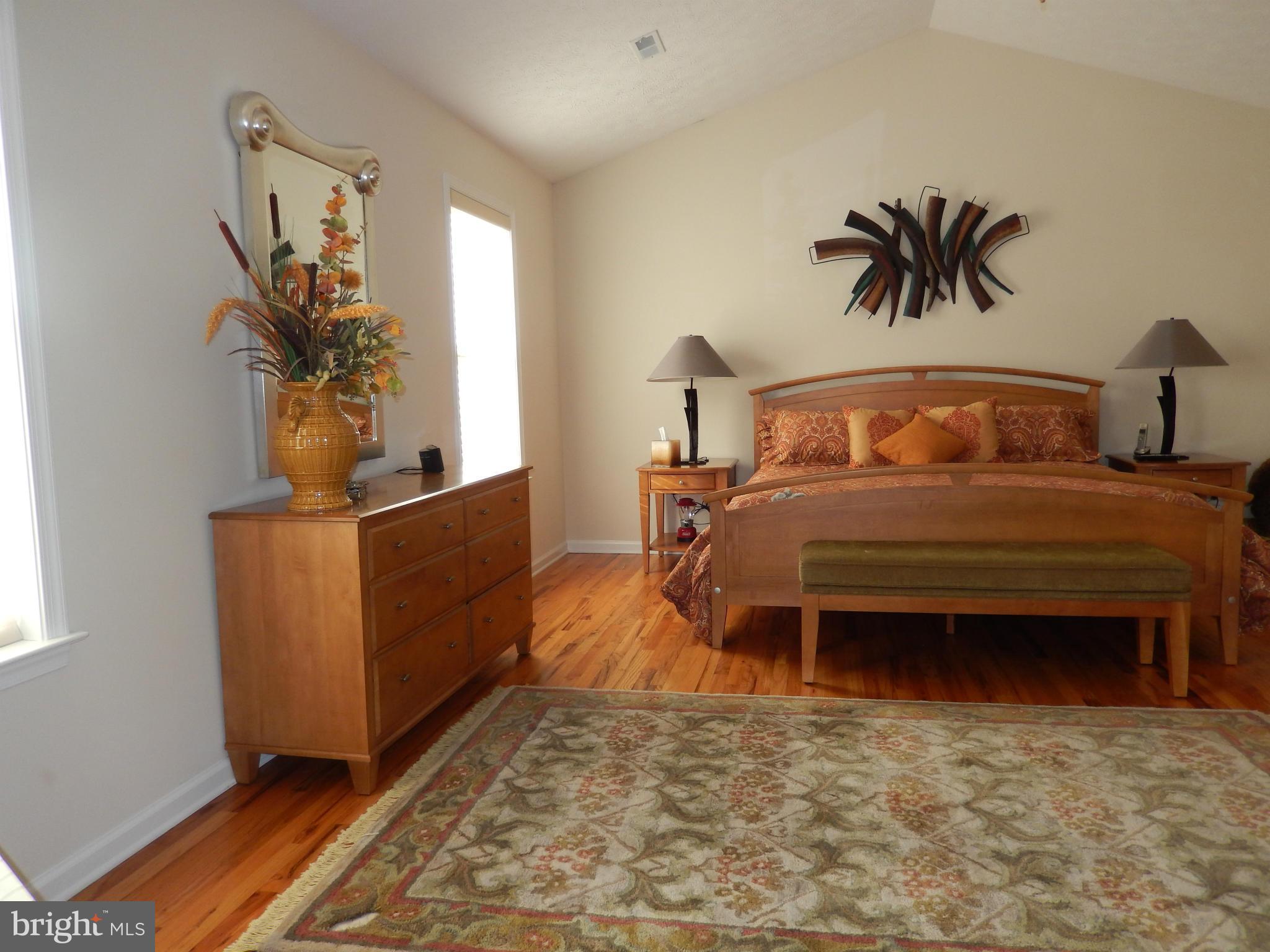 HUNTINGTON HILLS - Residential