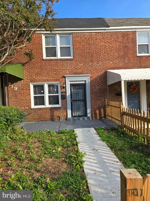 Photo of 721 Roundview Road, BALTIMORE, MD 21225 (MLS # MDBA2184570)