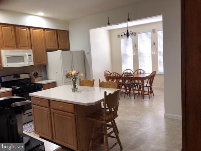 COLONIAL HILLS - Residential