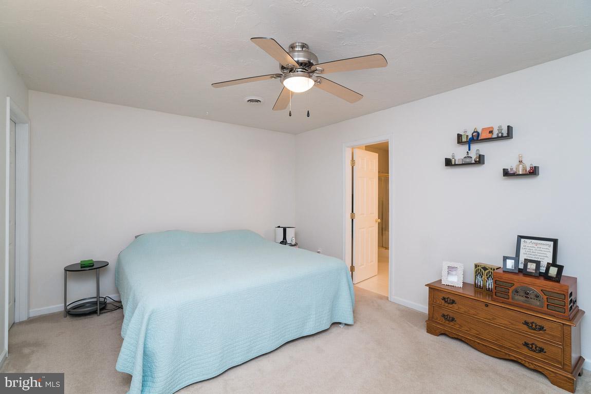 COLONIAL HILLS - Residential