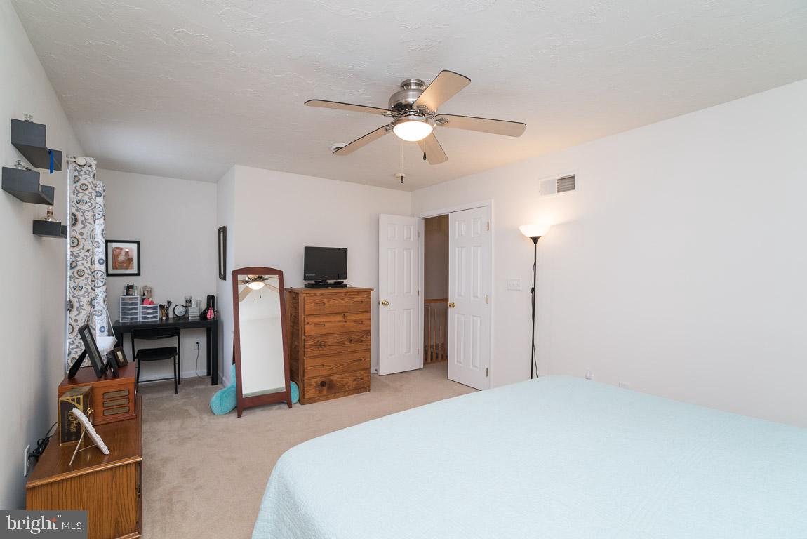 COLONIAL HILLS - Residential