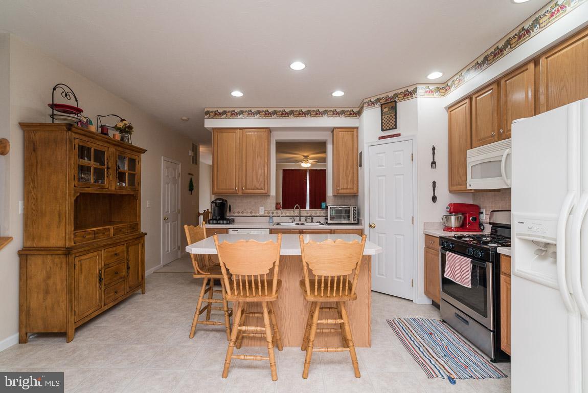 COLONIAL HILLS - Residential