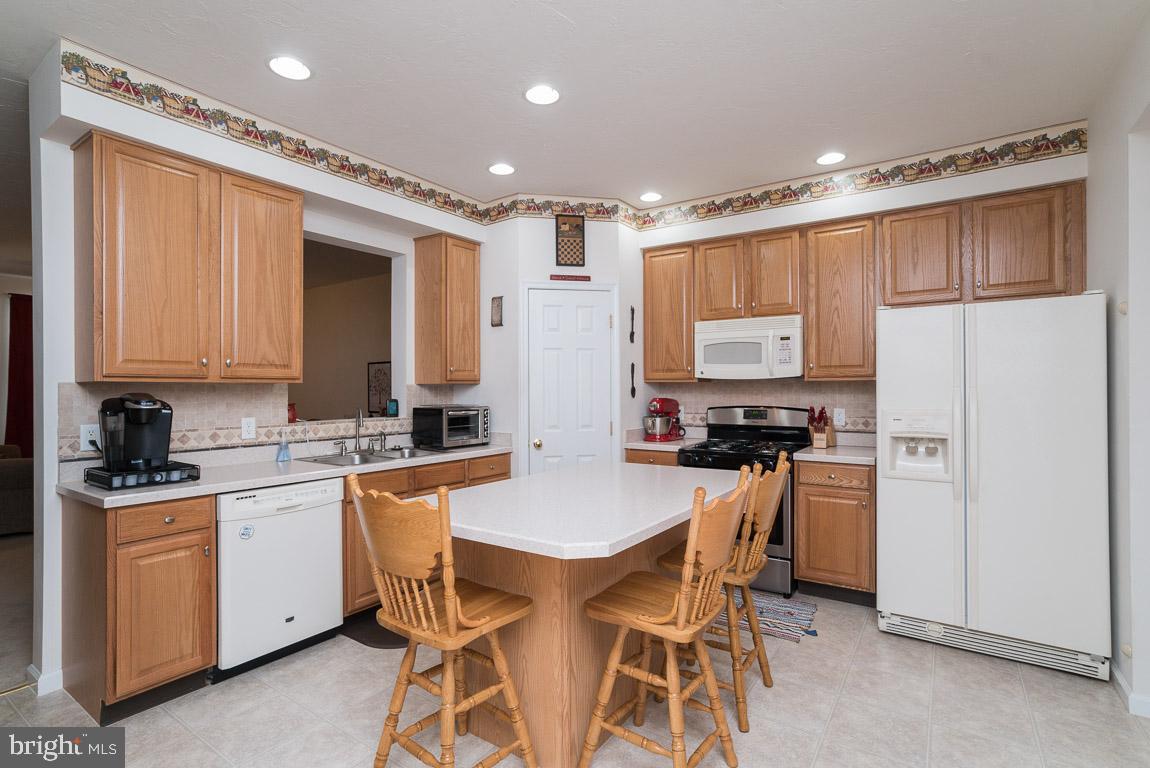 COLONIAL HILLS - Residential