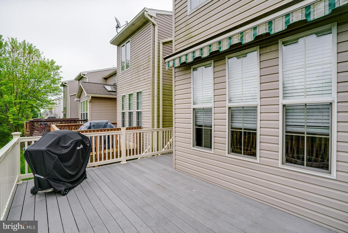 COLONIAL HILLS - Residential