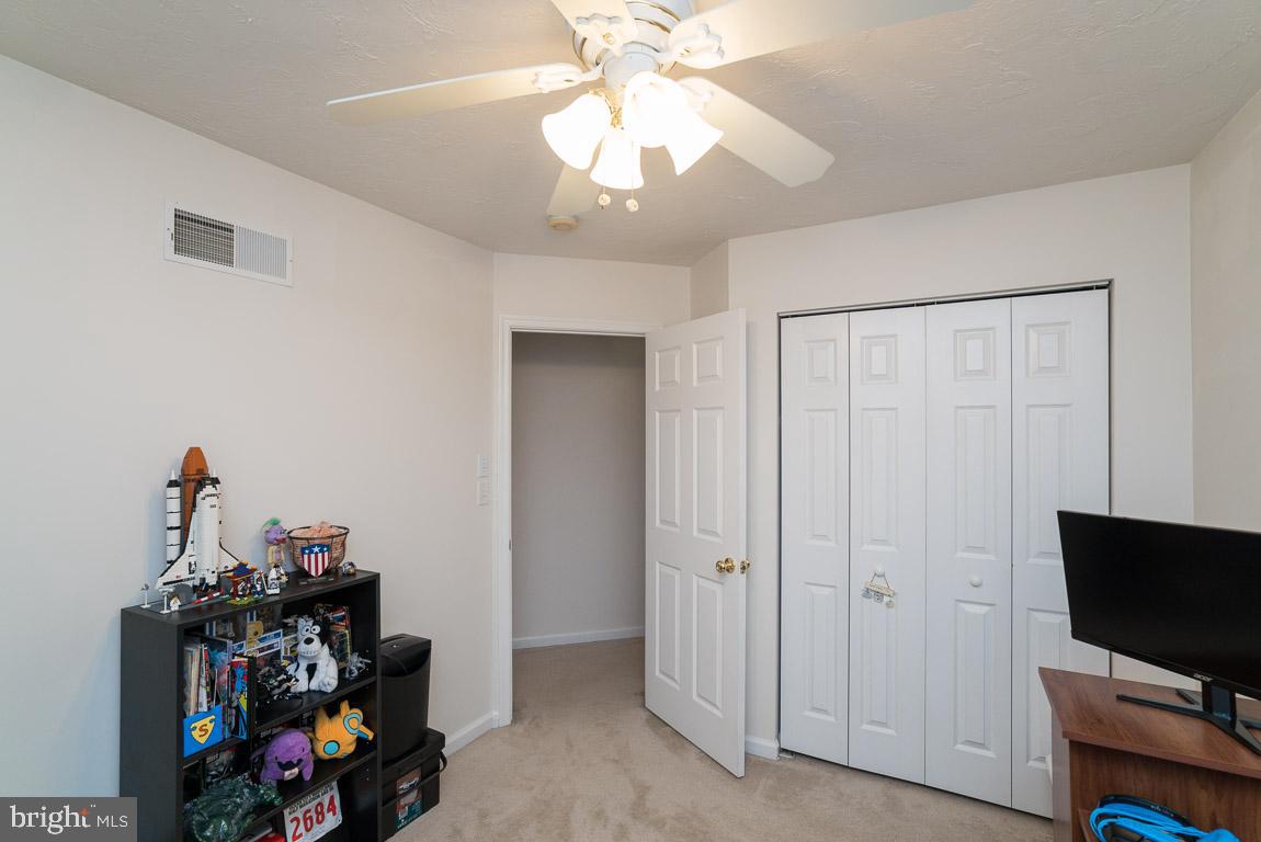 COLONIAL HILLS - Residential