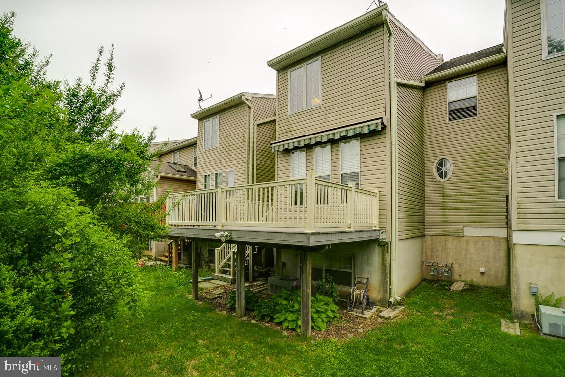 COLONIAL HILLS - Residential