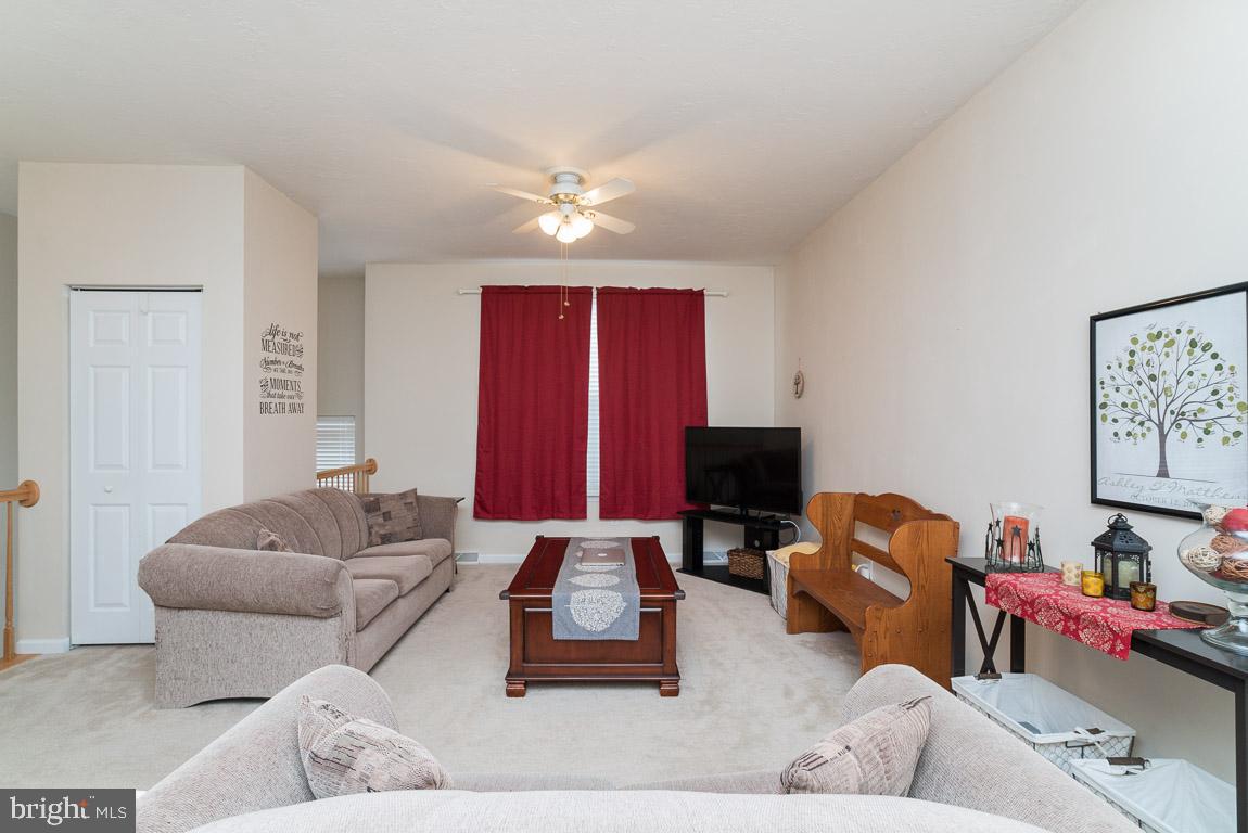 COLONIAL HILLS - Residential