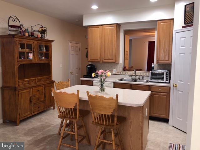 COLONIAL HILLS - Residential