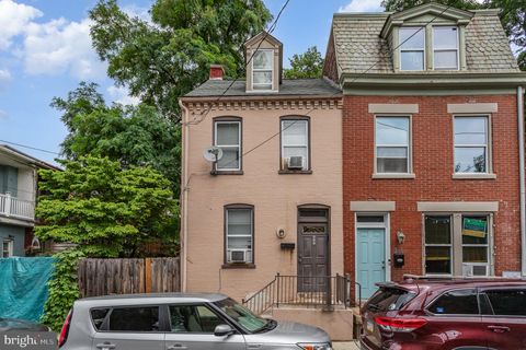 Photo of 309 Pershing Avenue, LANCASTER, PA 17602 (MLS # PALA2072828)