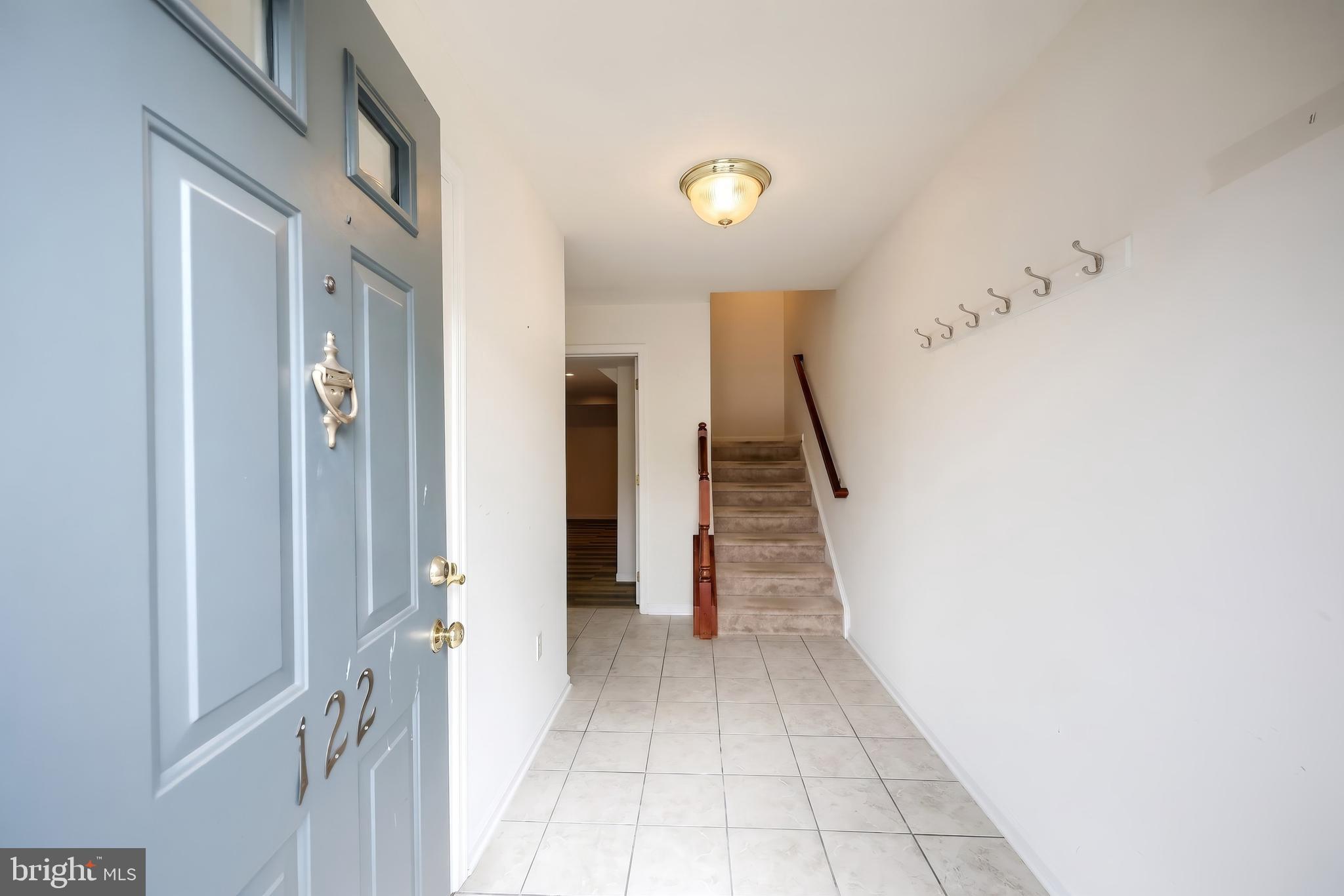 LOMBARD PINES - Residential