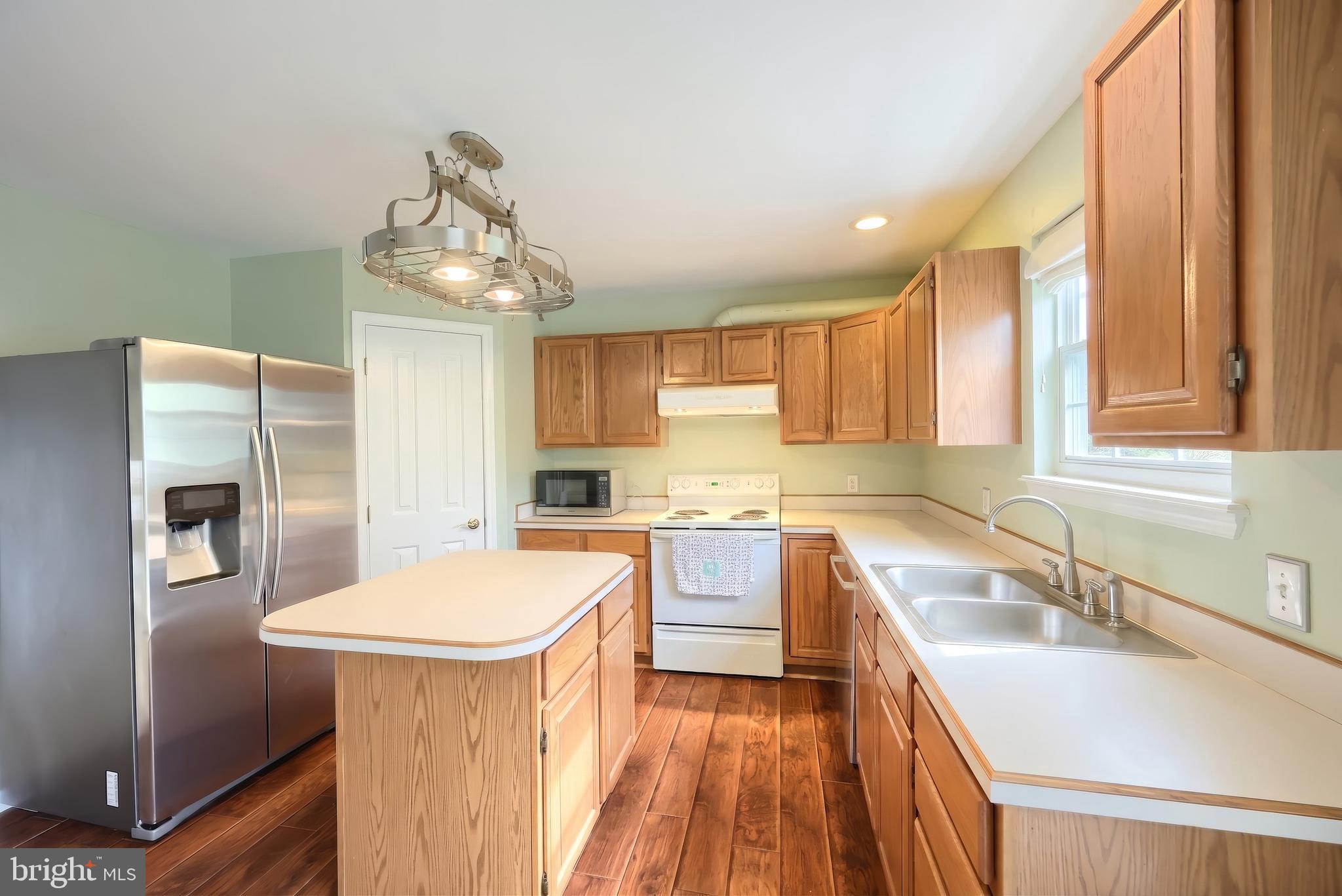 LOMBARD PINES - Residential