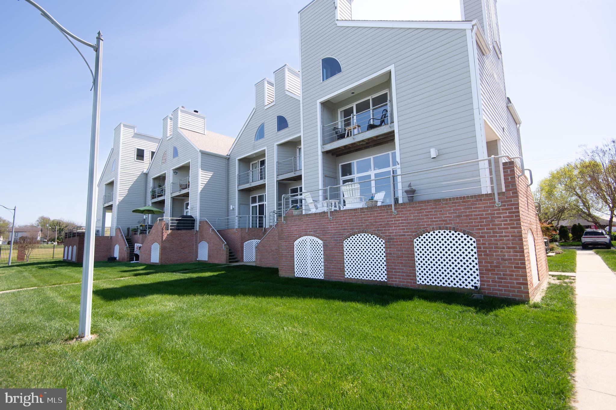 CAMBRIDGE LANDING - Residential