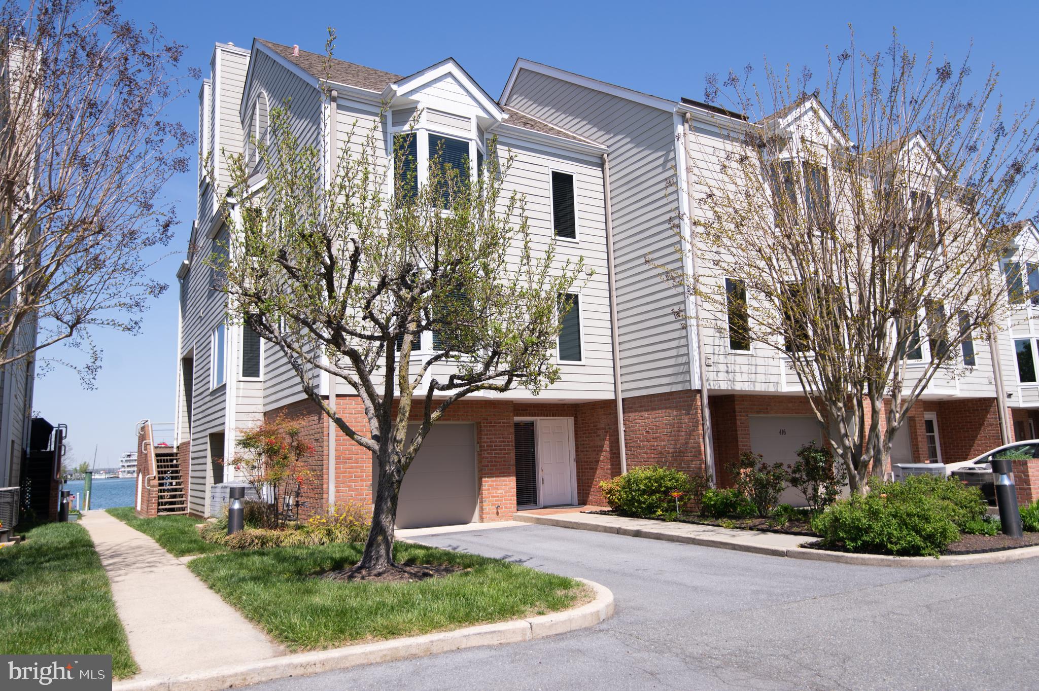 CAMBRIDGE LANDING - Residential