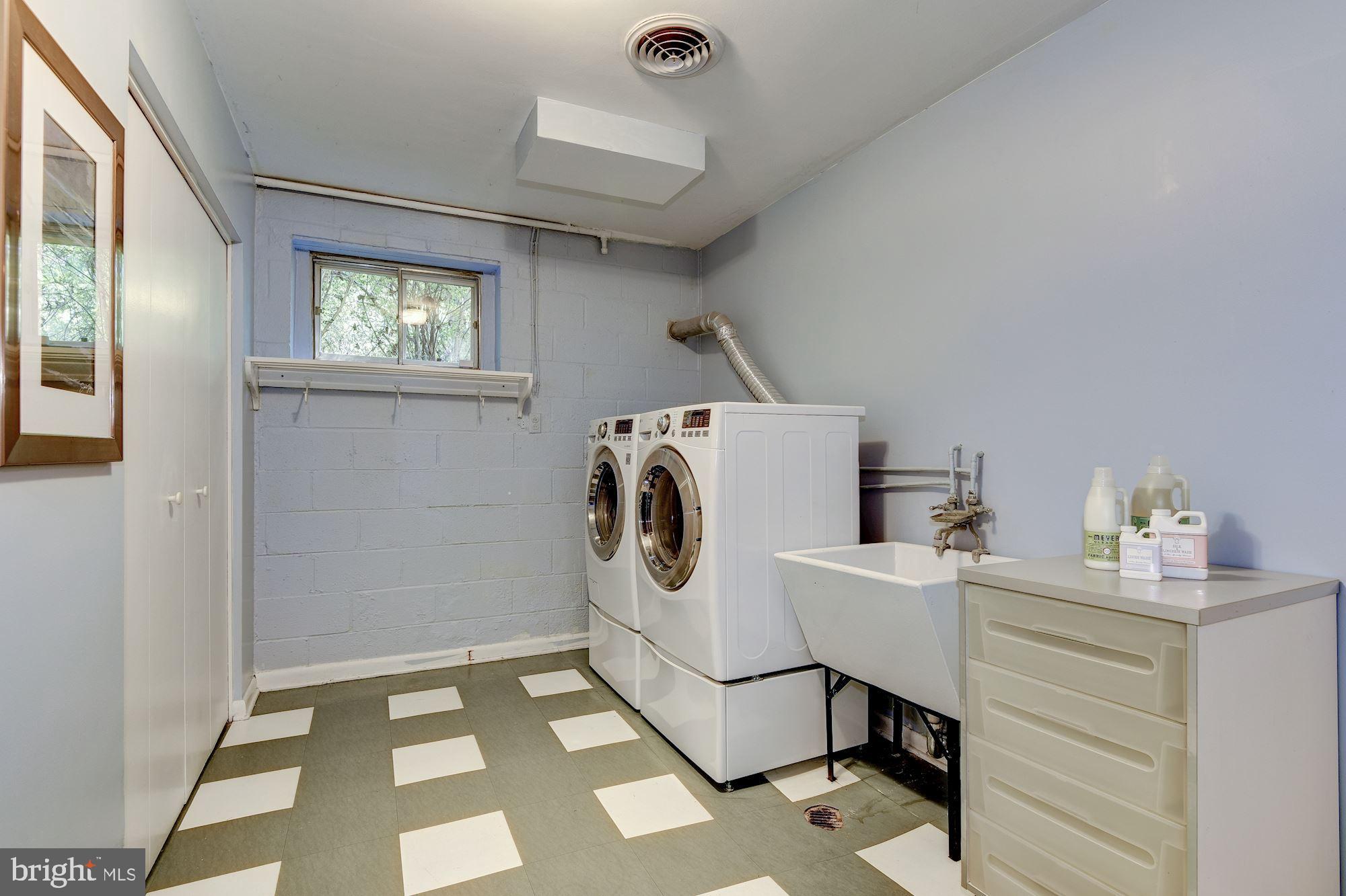 BURNING TREE ESTATES - Residential Lease