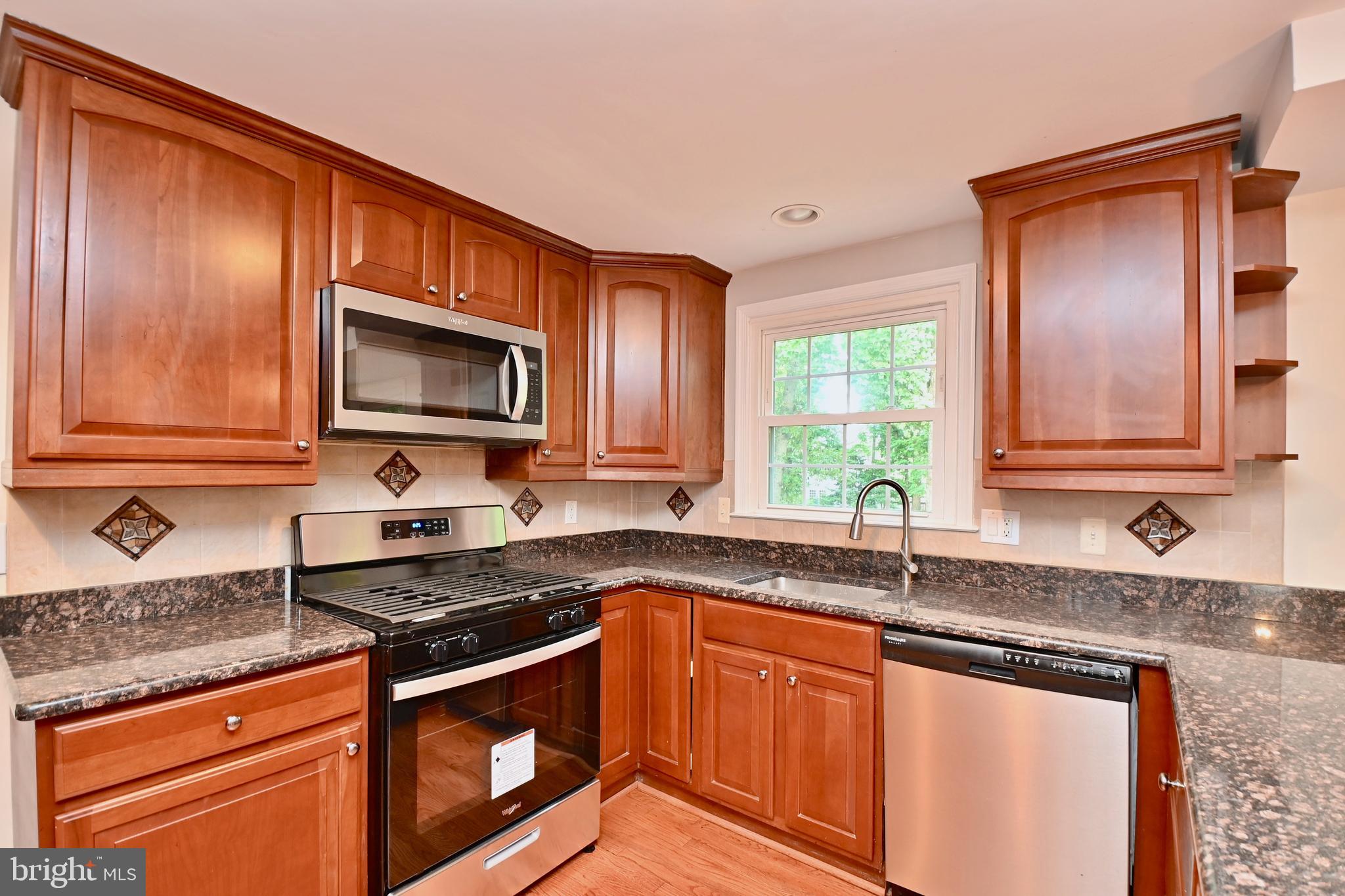 COLONY WOODS - Residential