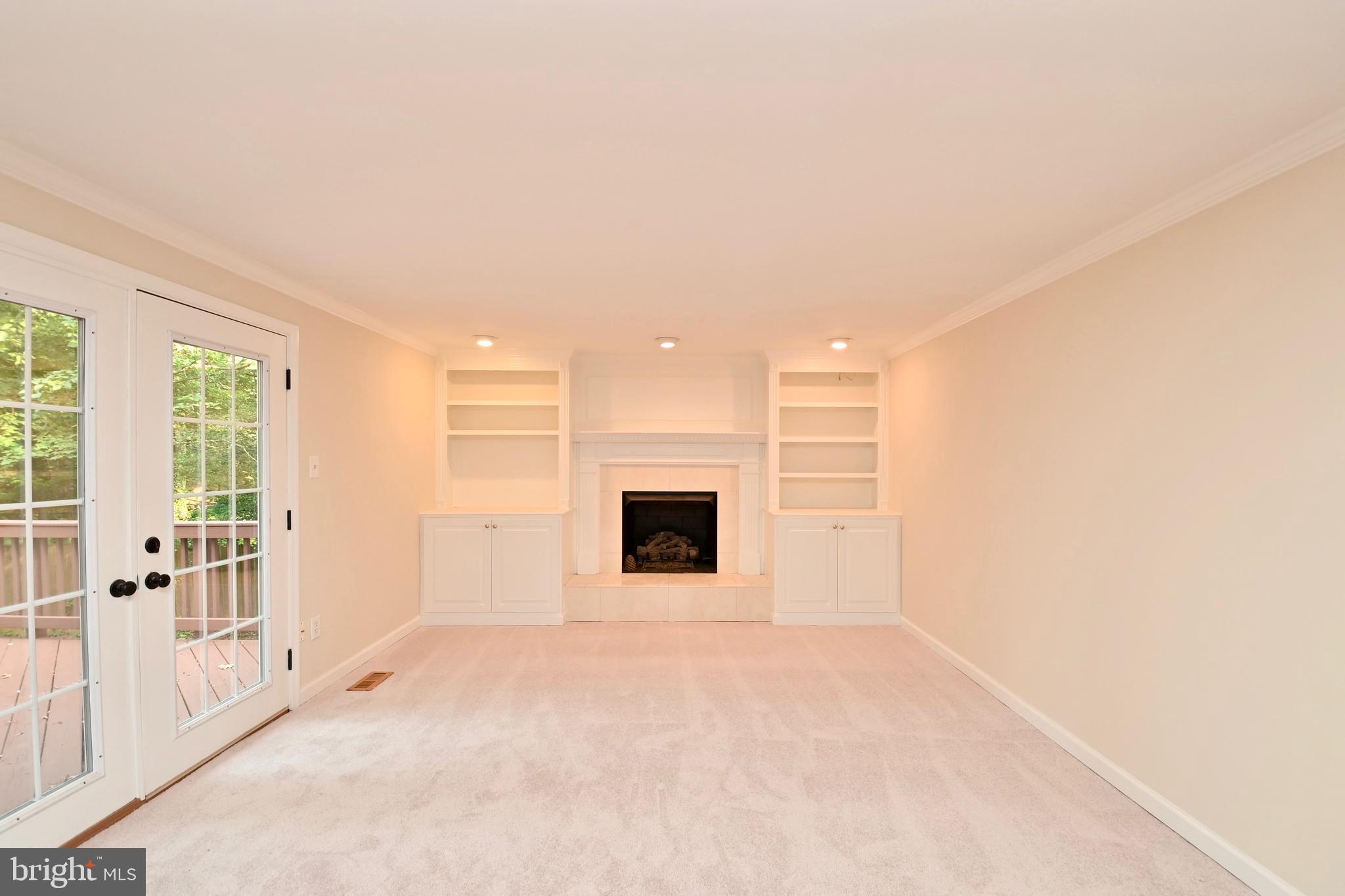 COLONY WOODS - Residential