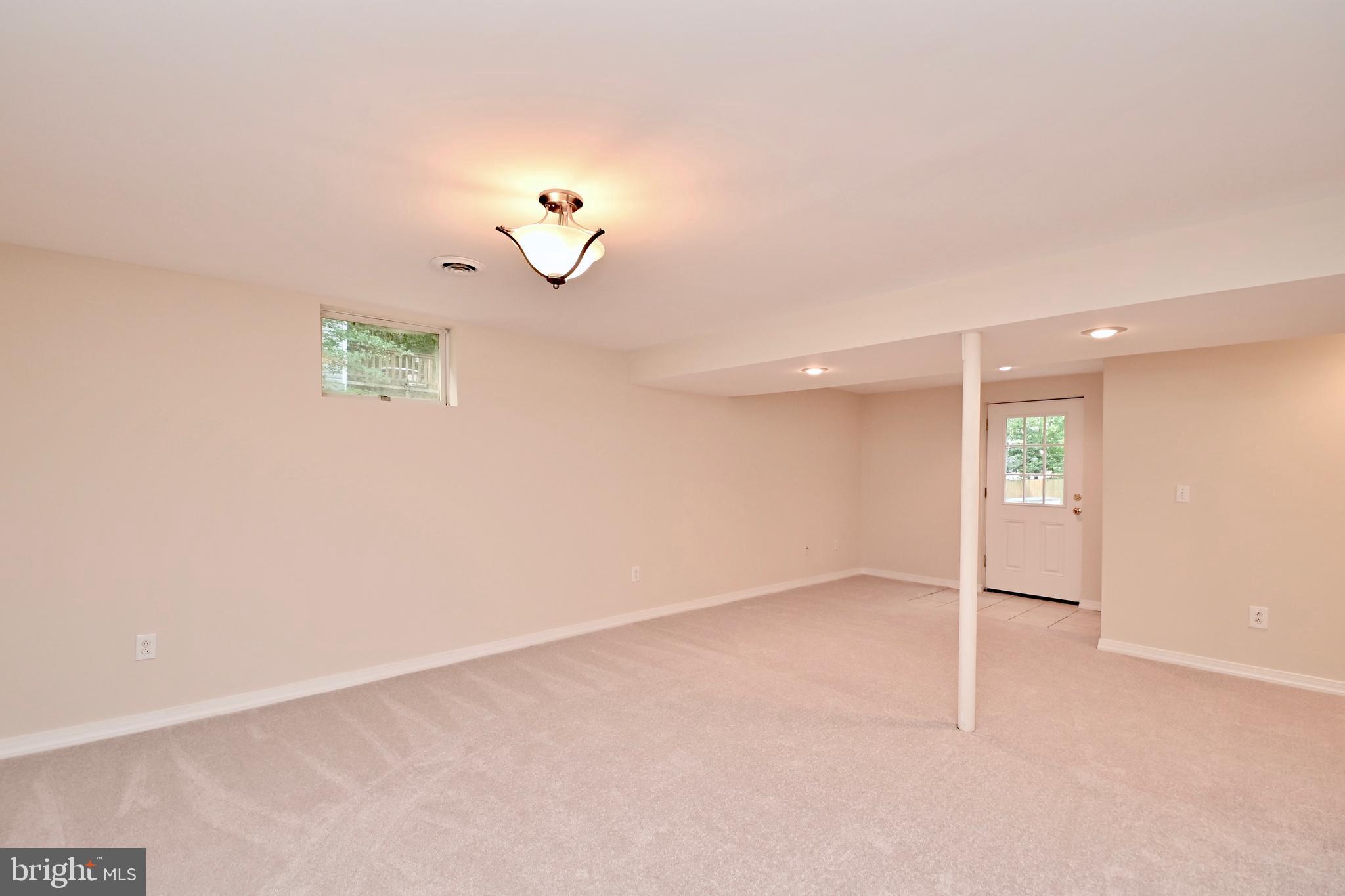 COLONY WOODS - Residential