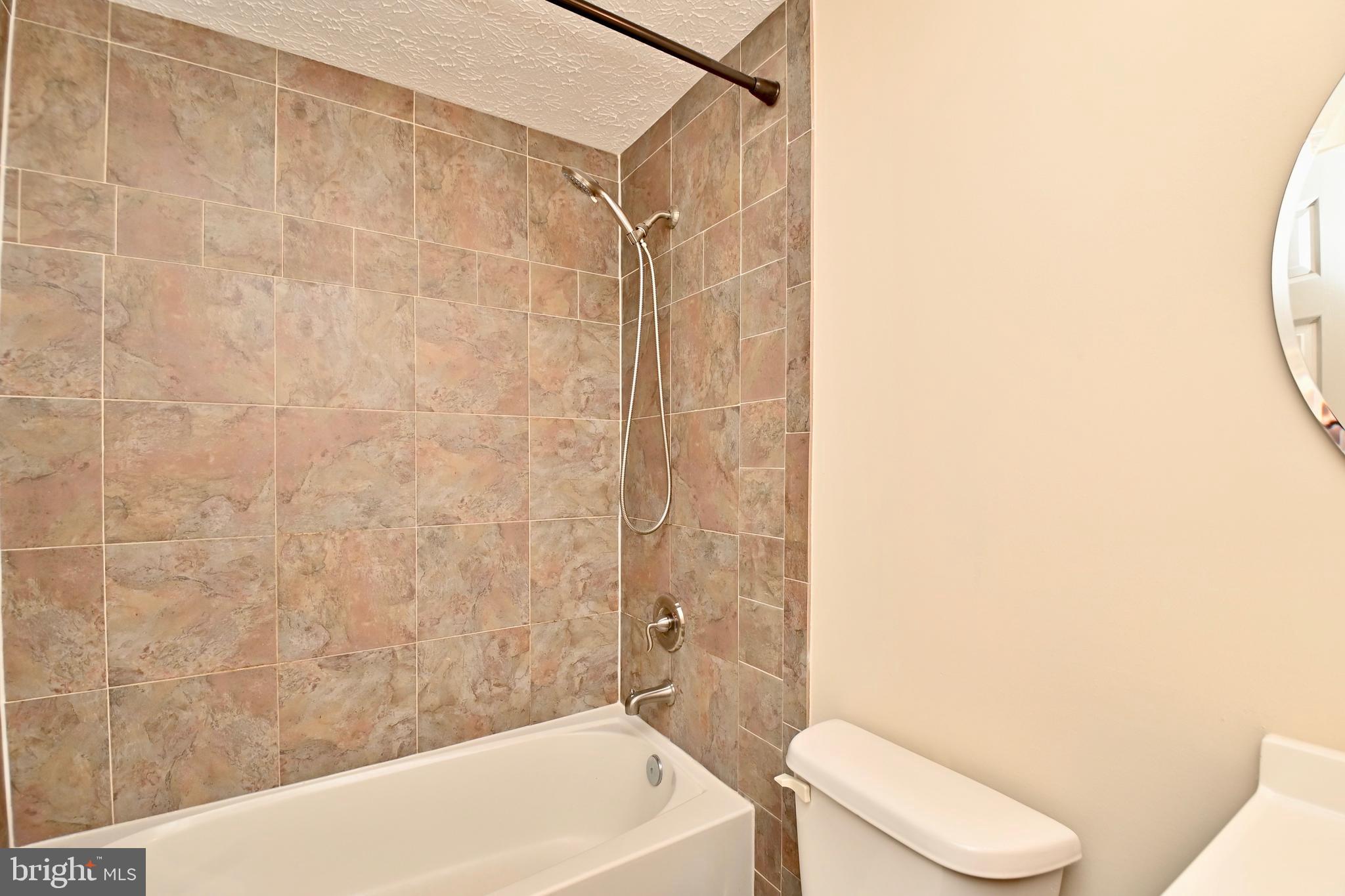 COLONY WOODS - Residential