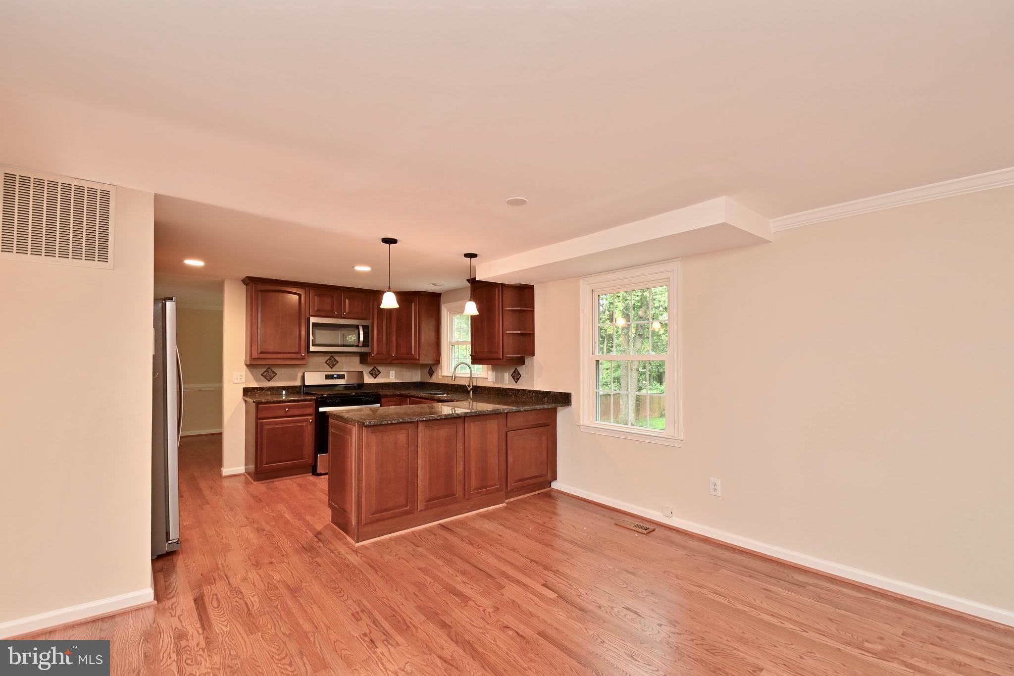 COLONY WOODS - Residential