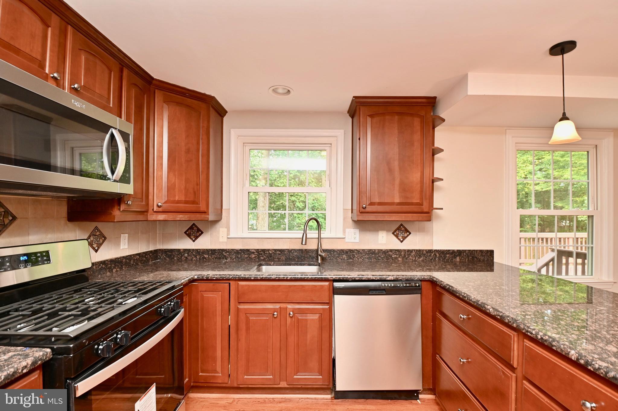 COLONY WOODS - Residential